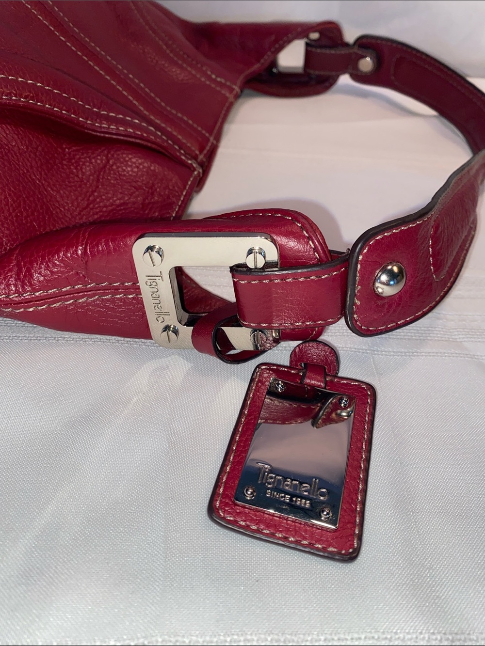 Vintage Tignanello Cherry Red Pebbled Leather Shoulder Bag - Picture 5 of 7
